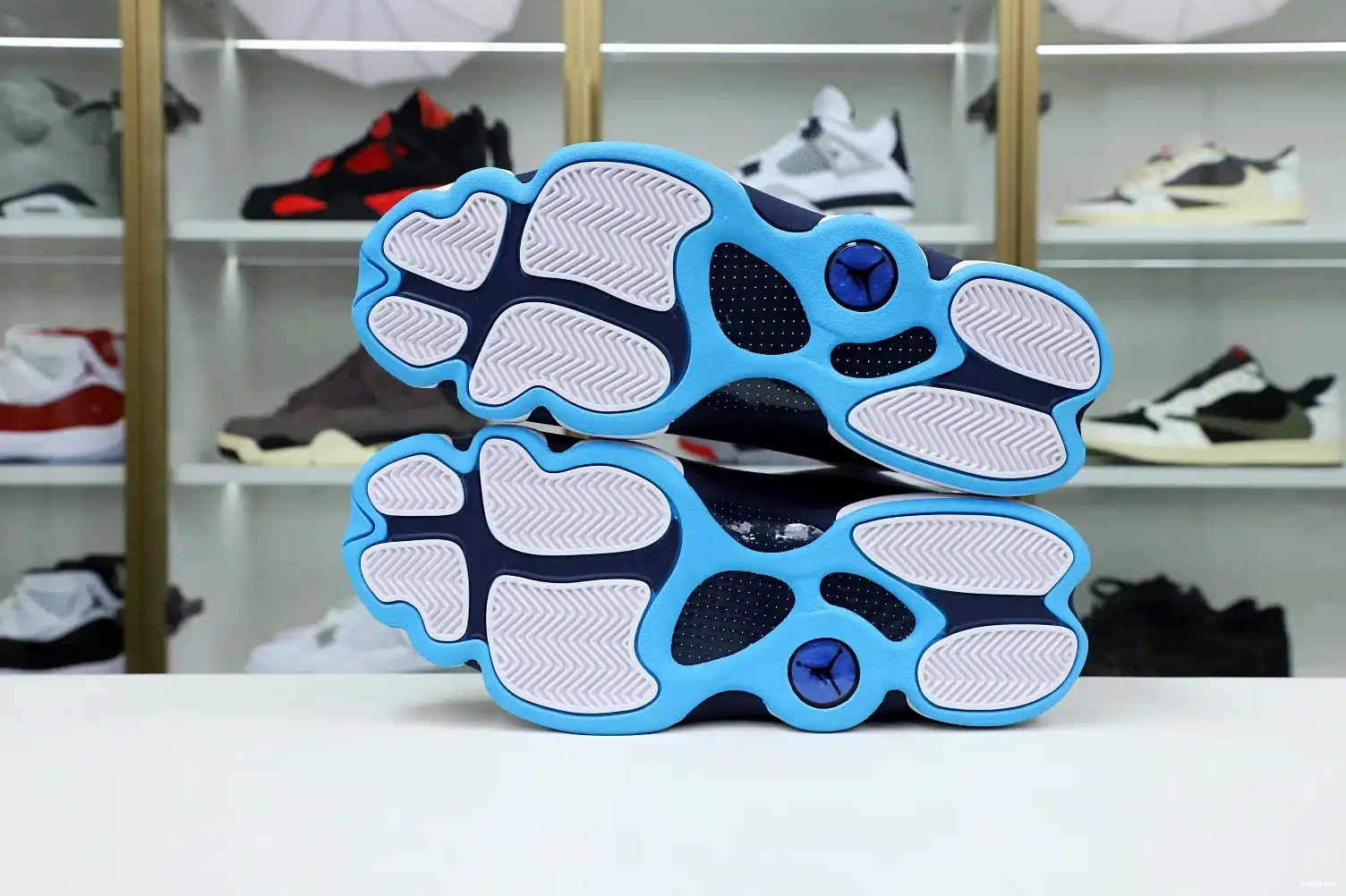 13 Kimikick OBSIDIAN AIR RETRO BLUE JORDAN WHITE 414571-144 POWDER 0620